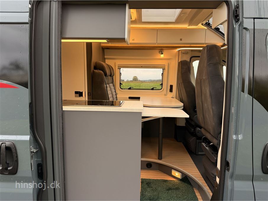 Hobby Prestige VAN 640 ET First Edition