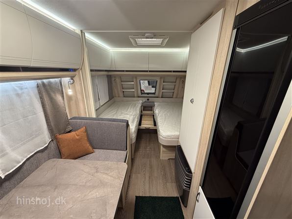 Hobby De Luxe 460 SL DK line