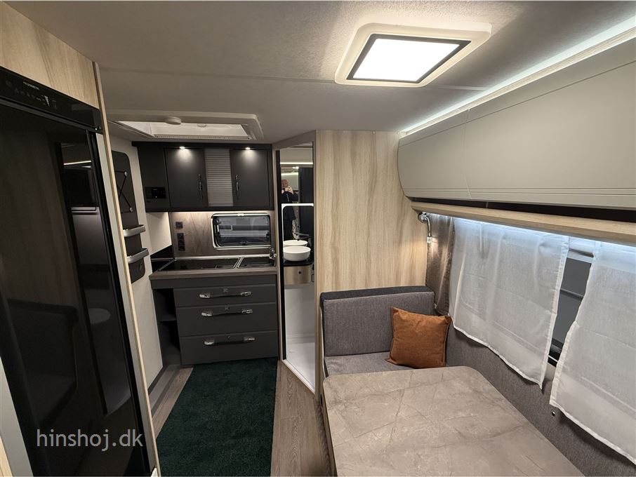 Hobby De Luxe 460 SL DK line