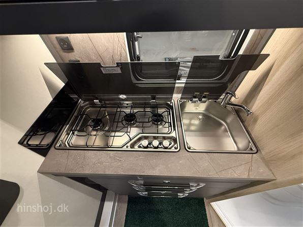 Hobby De Luxe 460 SL DK line