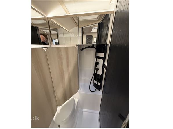 Hobby De Luxe 460 SL DK line