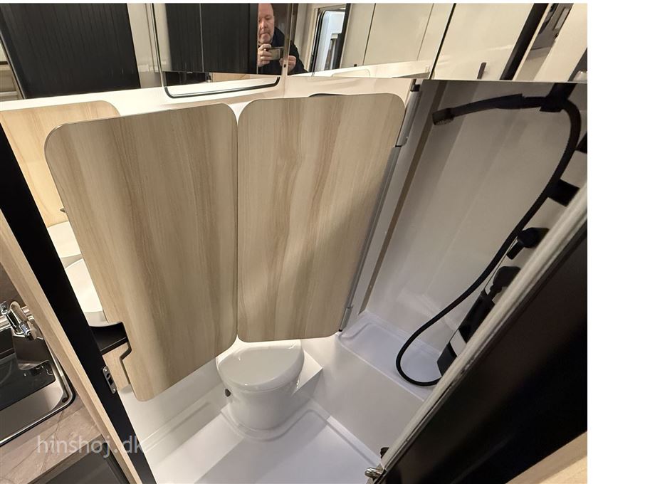 Hobby De Luxe 460 SL DK line