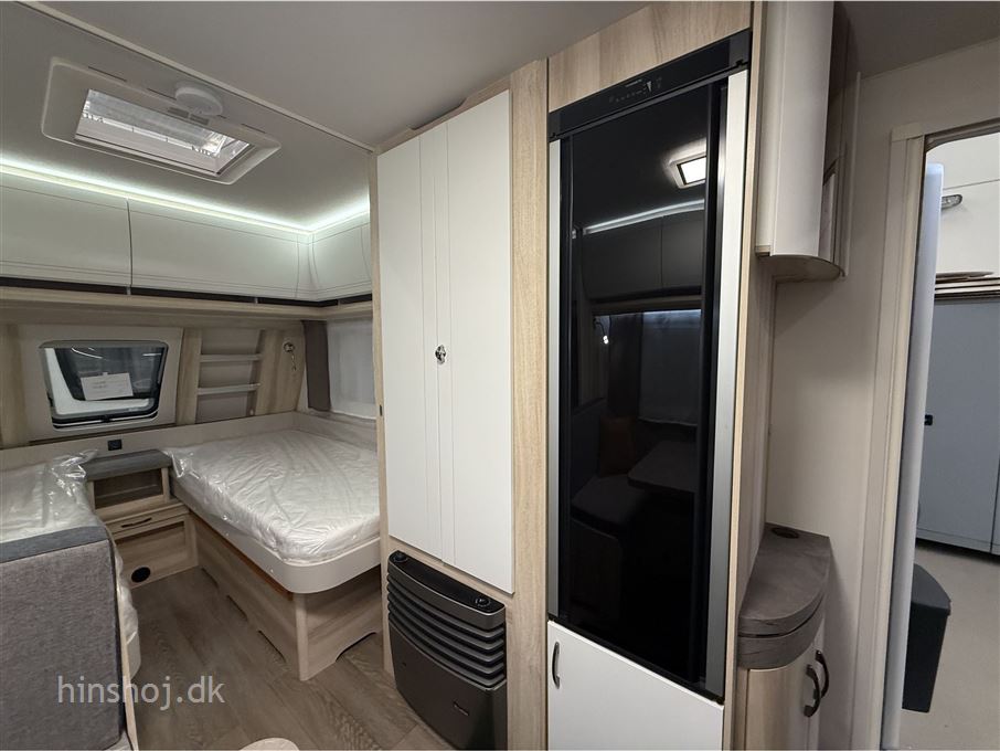 Hobby De Luxe 460 SL DK line