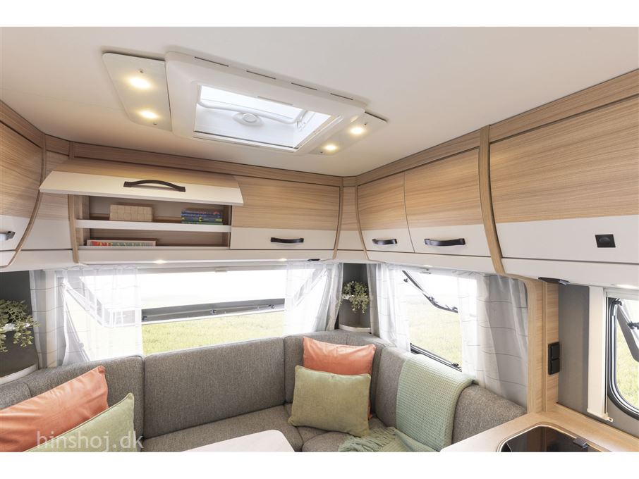 Dethleffs Camper 470 FR Summer Edition