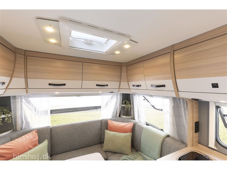 Dethleffs Camper 470 FR Summer Edition