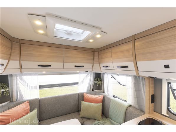 Dethleffs Camper 470 FR Summer Edition