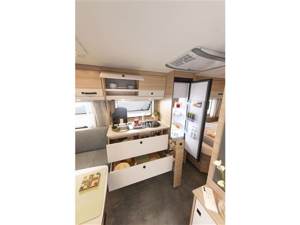 Dethleffs Camper 470 FR Summer Edition