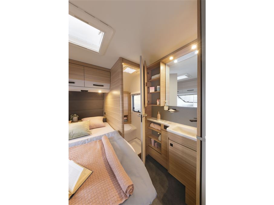 Dethleffs Camper 470 FR Summer Edition