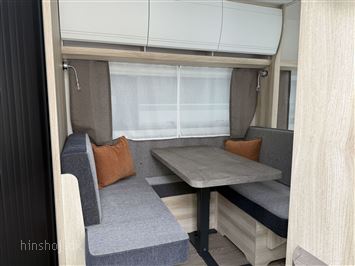 Hobby De Luxe 460 SFf DK Line