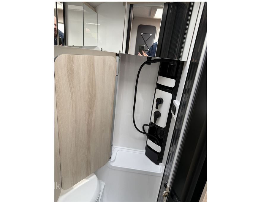 Hobby De Luxe 460 SFf