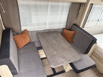 Hobby De Luxe 460 SFf DK Line