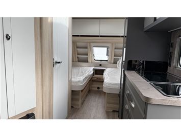 Hobby De Luxe 495 UL