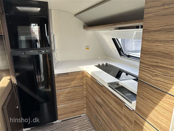 Adria Astella Glam 663 HT