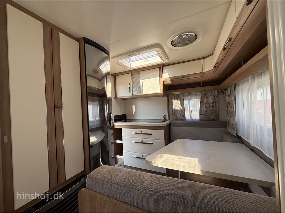 Hobby De Luxe 400 SFE
