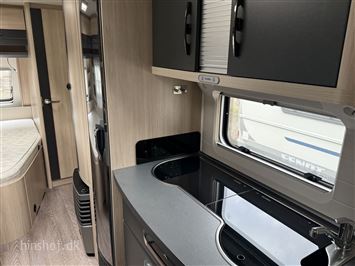 Hobby De Luxe Edition 560 KMFe