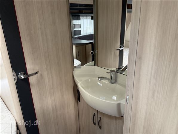 Hobby De Luxe Edition 560 KMFe