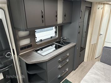 Hobby De Luxe 545 KMF