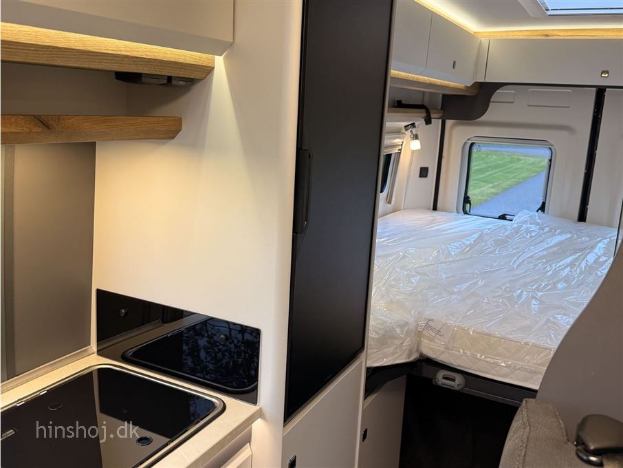 Hobby Prestige VAN 640 ET First Edition