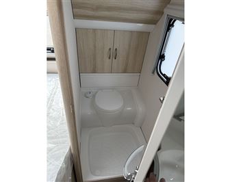 Hobby De Luxe 400 SFE