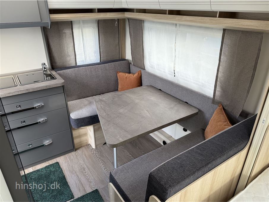 Hobby De Luxe 400 SFE