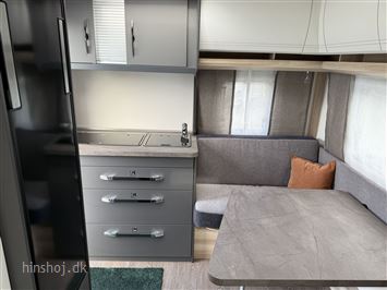 Hobby De Luxe 400 SFE