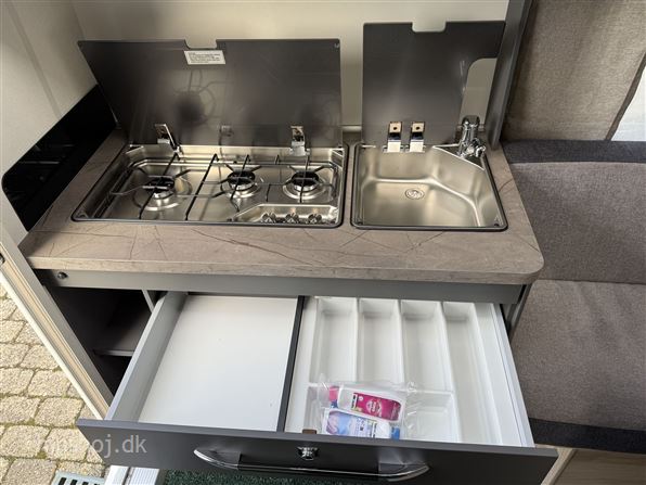 Hobby De Luxe 400 SFE