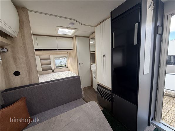 Hobby De Luxe 400 SFE