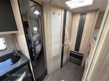 Hobby De Luxe Edition 545 KMF