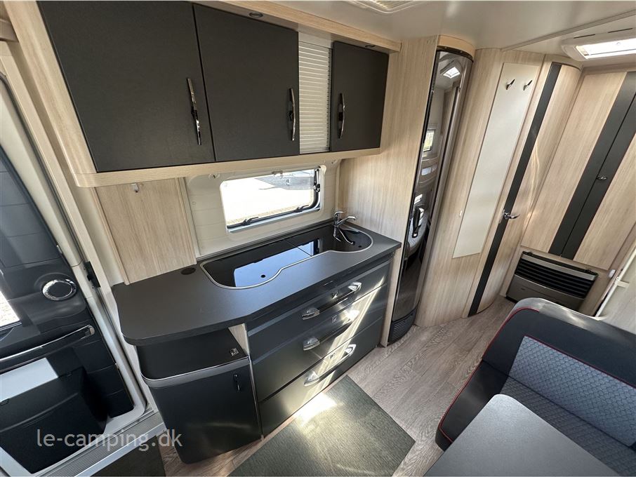 Hobby De Luxe Edition 545 KMF