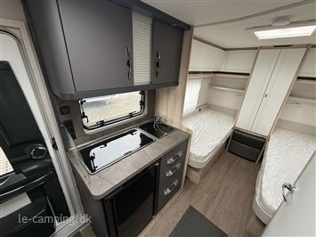 Hobby De Luxe 460 LU
