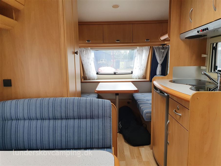 Hobby De Luxe Easy 400 SF