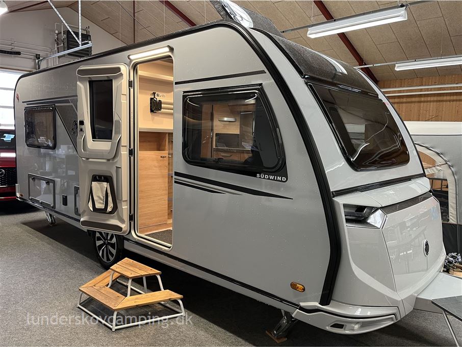 Knaus Südwind 540 UE Black Selection