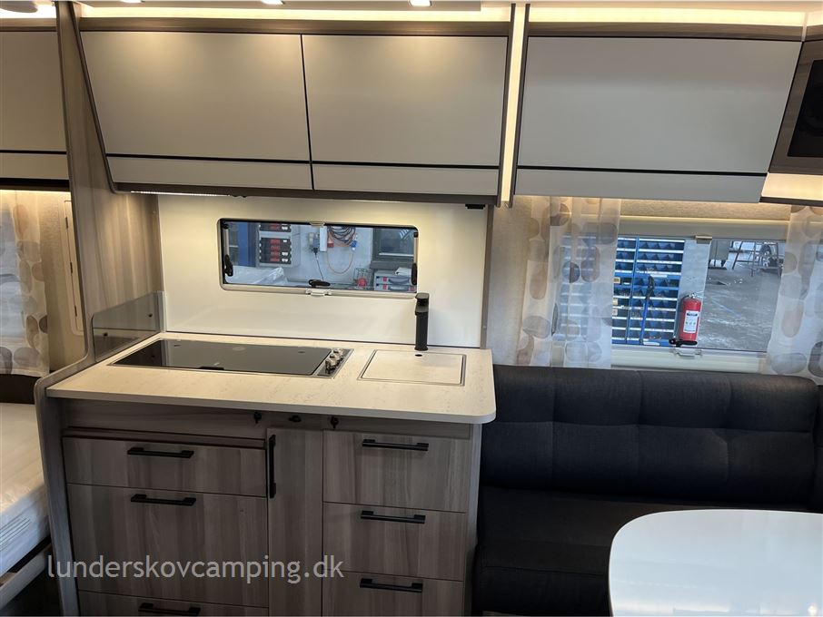 Kabe Estate 470 XL/KS