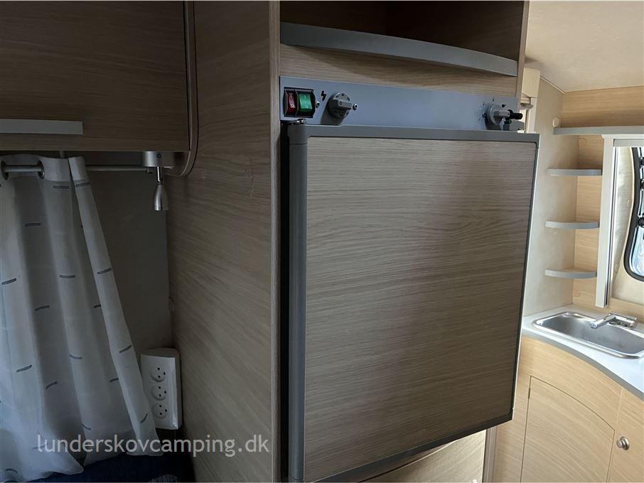 Adria Action 361 LH Blue Line
