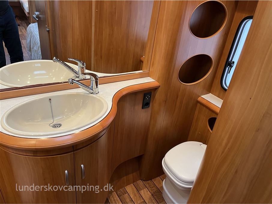 Hobby Excellent 560 WLU