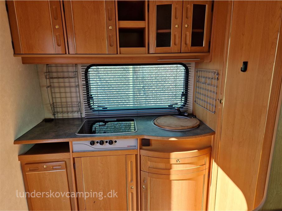 Adria Unica B Exclusive 462