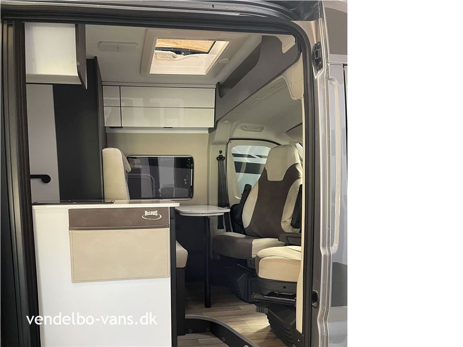 McLouis Menfys Van 1 Next