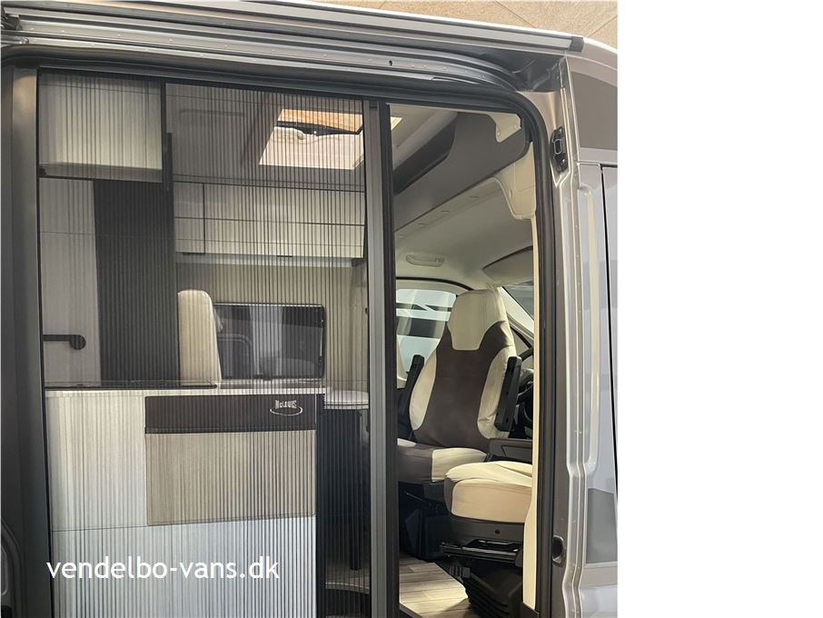 McLouis Menfys Van 1 Next