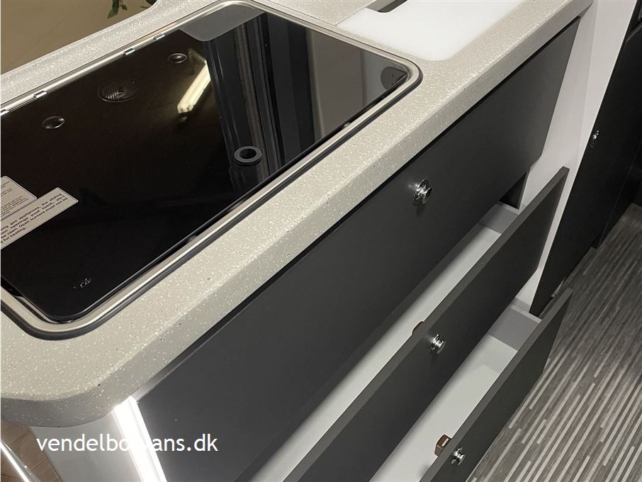 McLouis Menfys Van 04 Prestige Matic