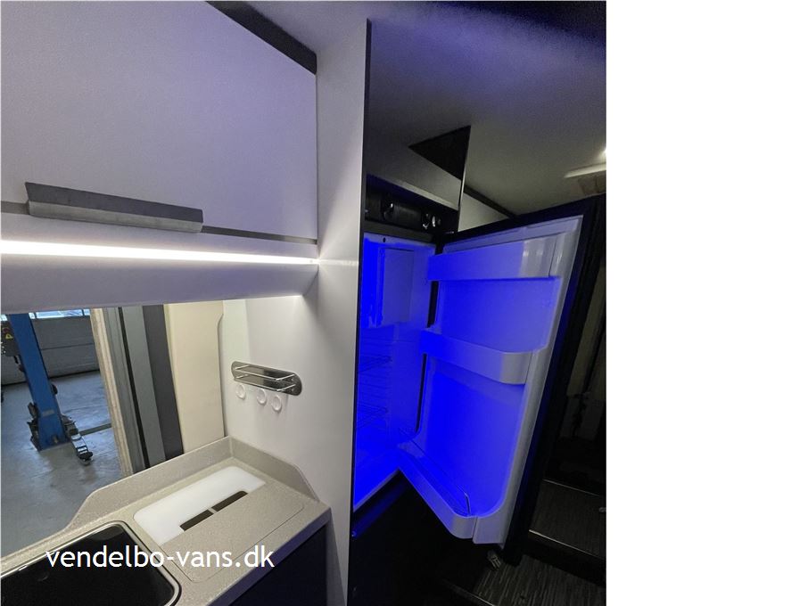 McLouis Menfys Van 04 Prestige Matic