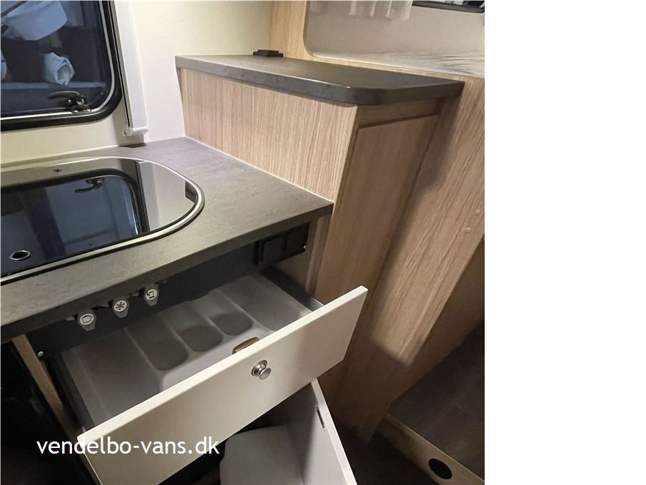 SunLight VAN V66 Adventure Edit