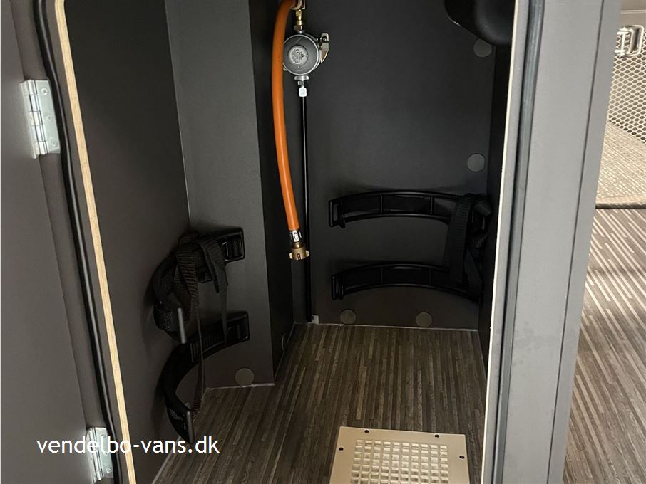 McLouis Menfys Van 03 S-Line