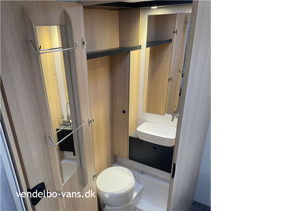 SunLight T 690L Adventure Edition