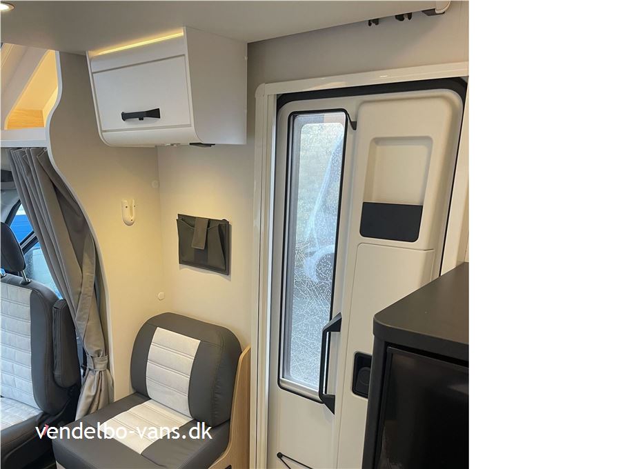 SunLight T 690L Adventure Edition