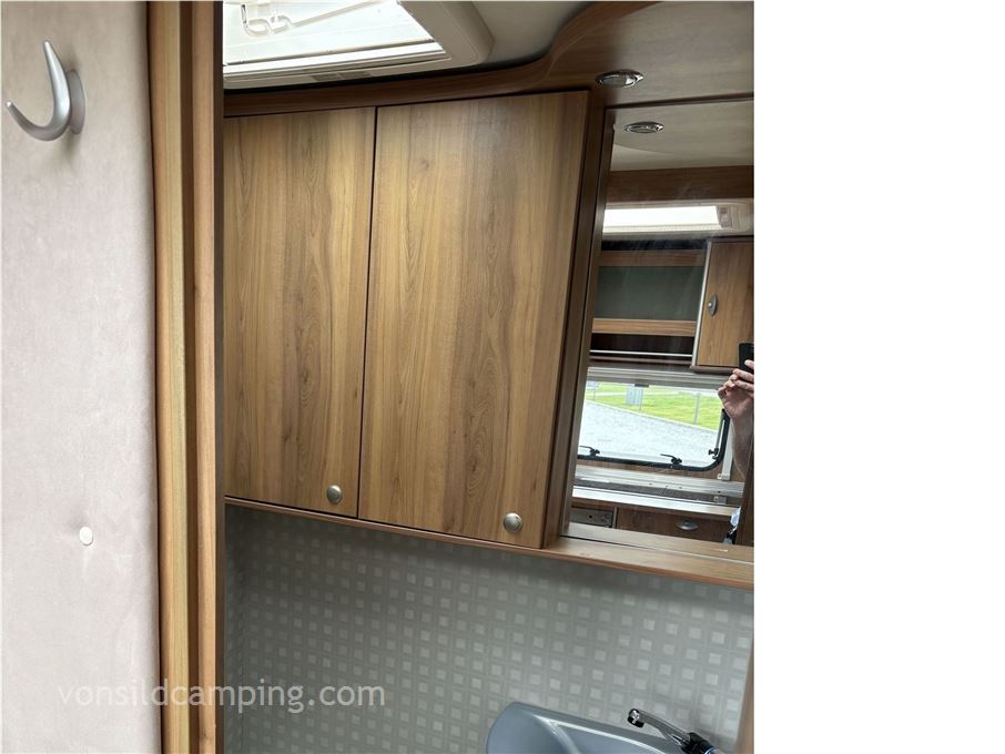 Bürstner Averso 460 TL