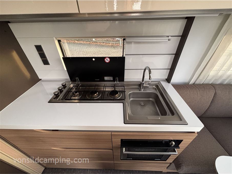 Adria Alpina 663 UK
