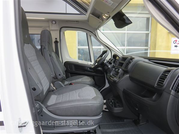 Adria Twin Supreme 600 SX