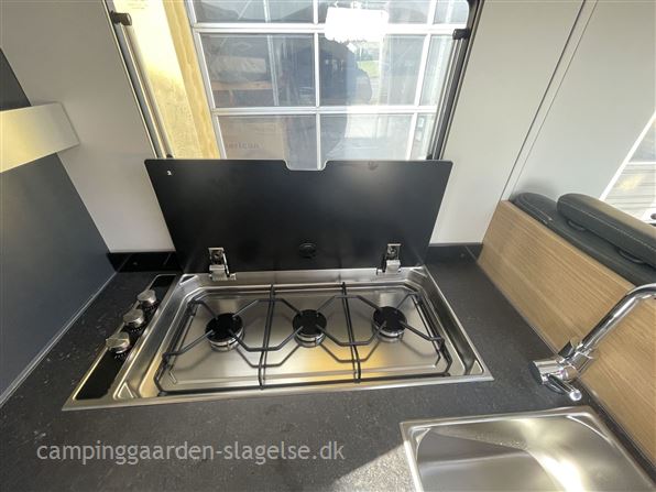 Adria Coral Plus 670 SLT