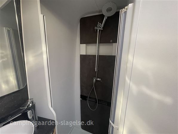Adria Coral Plus 670 SLT