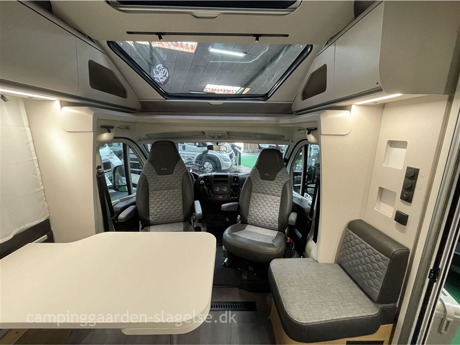 Adria Coral AXESS S600 SL